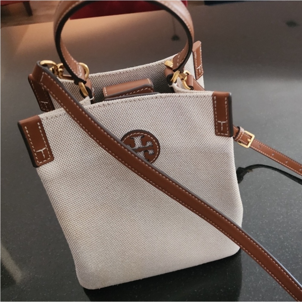 TORY BURCH CANVAS BLAKE Cream Tote Bucket Bag